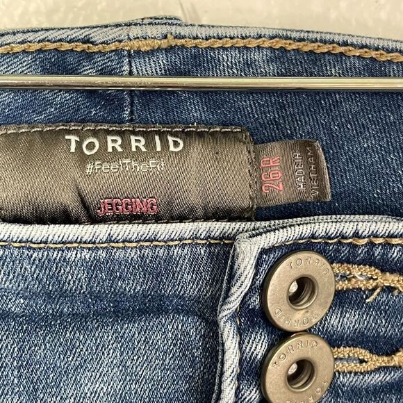 Torrid Premium Blue Denim Crop Cuffed Jegging Jeans Size 26R - Picture 13 of 16